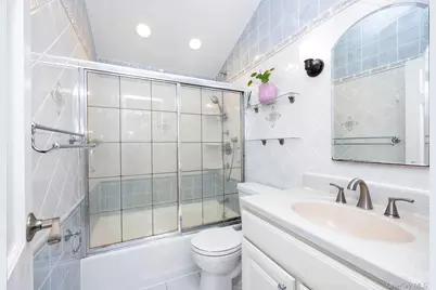 197 Park Drive N, New York, NY 10314 - Photo 24