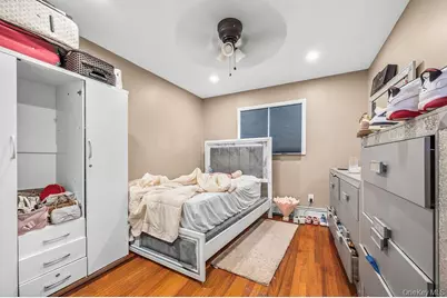 185 Throop Street, West Babylon, NY 11704 - Photo 6