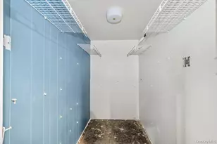 185 Throop St, West Babylon, NY 11704 - Photo 16