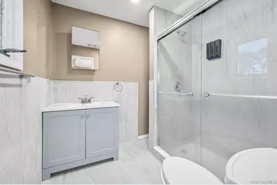 185 Throop Street, West Babylon, NY 11704 - Photo 22