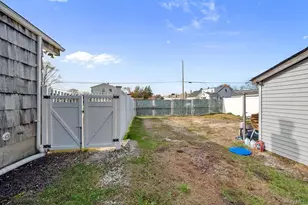 185 Throop St, West Babylon, NY 11704 - Photo 10