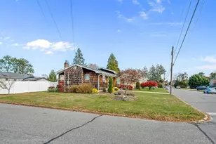 185 Throop St, West Babylon, NY 11704 - Photo 4