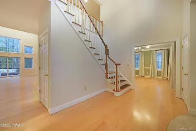 121 Millcreek Court, Milford, PA 18337 - Photo 4