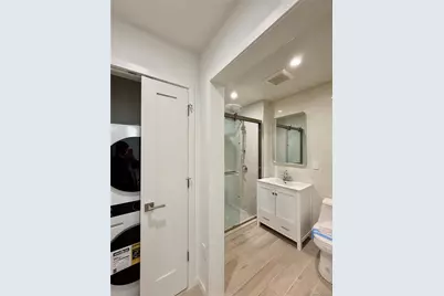 40-09 29th Street #2F, Long Island City, NY 11101 - Photo 10