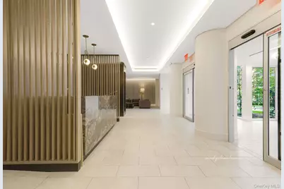 70-25 Yellowstone Boulevard #4D, Forest Hills, NY 11375 - Photo 2