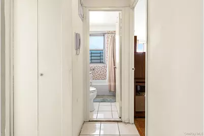 70-25 Yellowstone Boulevard #4D, Forest Hills, NY 11375 - Photo 16