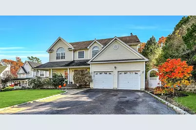 6 Laurel Crescent, Manorville, NY 11949 - Photo 4