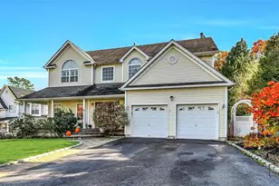 6 Laurel Crescent, Manorville, NY 11949 - Photo 4
