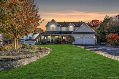 6 Laurel Crescent, Manorville, NY 11949 - Photo 2