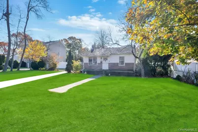 14 Weichers Street, Ronkonkoma, NY 11779 - Photo 2