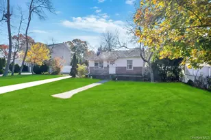 14 Weichers St, Ronkonkoma, NY 11779 - Photo 2