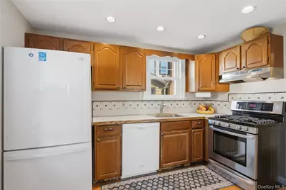 115 Wicks Lane, Malverne, NY 11565 - Photo 20