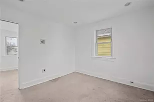 69 Clinton Ave, New Rochelle, NY 10801 - Photo 16