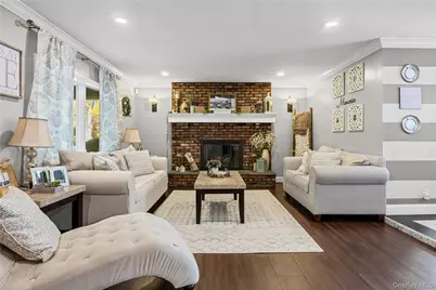 37 Lakeside Avenue, Lake Grove, NY 11755 - Photo 8