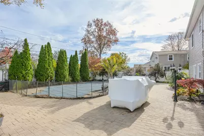 37 Lakeside Avenue, Lake Grove, NY 11755 - Photo 32