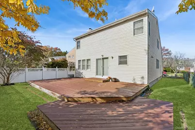 115 Schley Avenue, Albertson, NY 11507 - Photo 20