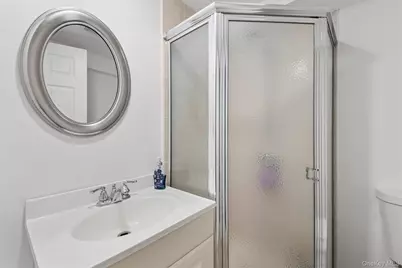 115 Schley Avenue, Albertson, NY 11507 - Photo 16