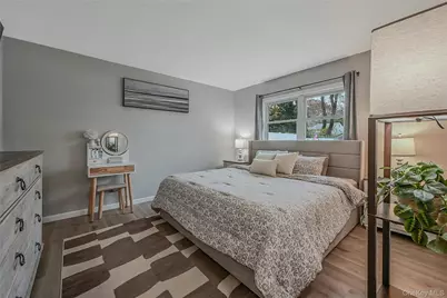 425 Blue Point Road, Farmingville, NY 11738 - Photo 16