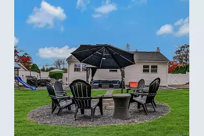 425 Blue Point Road, Farmingville, NY 11738 - Photo 24