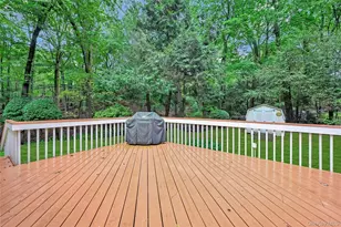 12 Valley Cir, Miller Place, NY 11764 - Photo 16