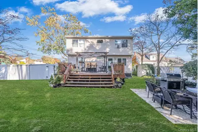 248 Arnold Avenue, West Babylon, NY 11704 - Photo 24