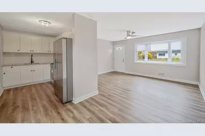 111 Merrill Street, Brentwood, NY 11717 - Photo 10