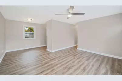 111 Merrill Street, Brentwood, NY 11717 - Photo 8