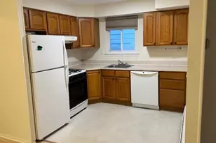 37-24 Brookside St, Little Neck, NY 11363 - Photo 2