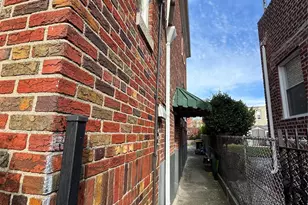 915 E 222nd St, Bronx, NY 10469 - Photo 4