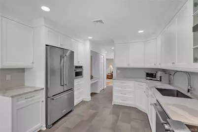 4 Club Drive N #4, Jericho, NY 11753 - Photo 12