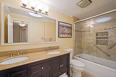 320 Woodland Court, Coram, NY 11727 - Photo 18