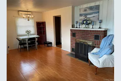 335 Alfred Street, North Babylon, NY 11703 - Photo 8