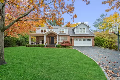 96 Oakdale Lane, East Hills, NY 11577 - Photo 2