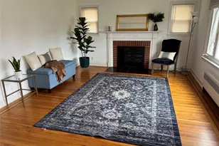 46 Beechwood Ln, New Hyde Park, NY 11040 - Photo 2