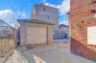 22-17 Collier Ave, Far Rockaway, NY 11691 - Photo 18