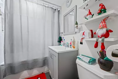 5 Chestnut Road, Inwood, NY 11096 - Photo 14