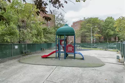 139-15 83 Ave #305, Briarwood, NY 11435 - Photo 24