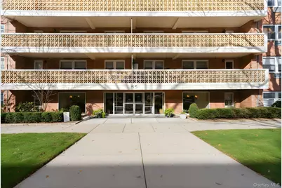 45 Hill Park Avenue #PR2, Great Neck, NY 11021 - Photo 2