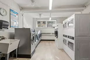 45 Hill Park Ave, Great Neck, NY 11021 - Photo 18