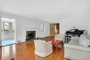 11 Beverly Pl, Larchmont, NY 10538 - Photo 10