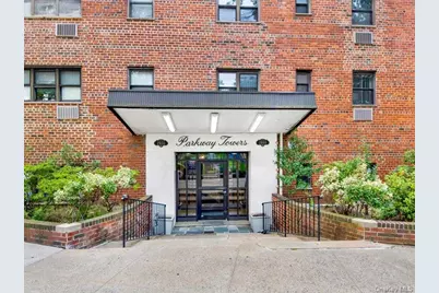 1910 S Pelham Parkway S #3G, Bronx, NY 10461 - Photo 1