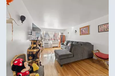 1910 S Pelham Parkway S #3G, Bronx, NY 10461 - Photo 4