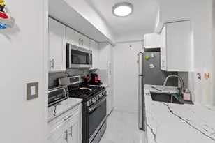 1910 S Pelham Parkway S, Bronx, NY 10461 - Photo 12