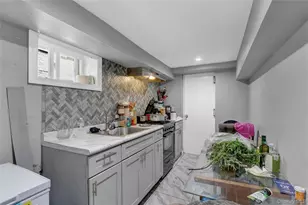 104-45 198th St, Jamaica, NY 11412 - Photo 12