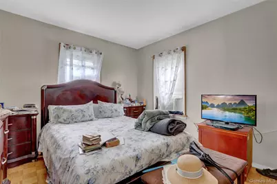 10445 198th Street, Jamaica, NY 11412 - Photo 6