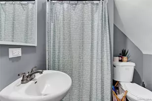 104-45 198th St, Jamaica, NY 11412 - Photo 10