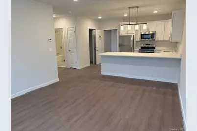 227 4th Avenue #302B, Bay Shore, NY 11706 - Photo 4