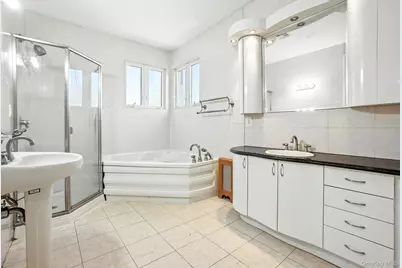 77-16 Kew Forest Lane, Flushing, NY 11375 - Photo 32