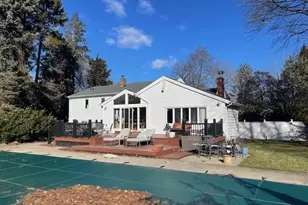 22 Emerald Ln, South Huntington, NY 11746 - Photo 2