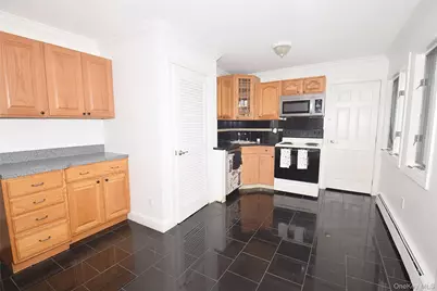 87 Parkside Drive N, Levittown, NY 11756 - Photo 8